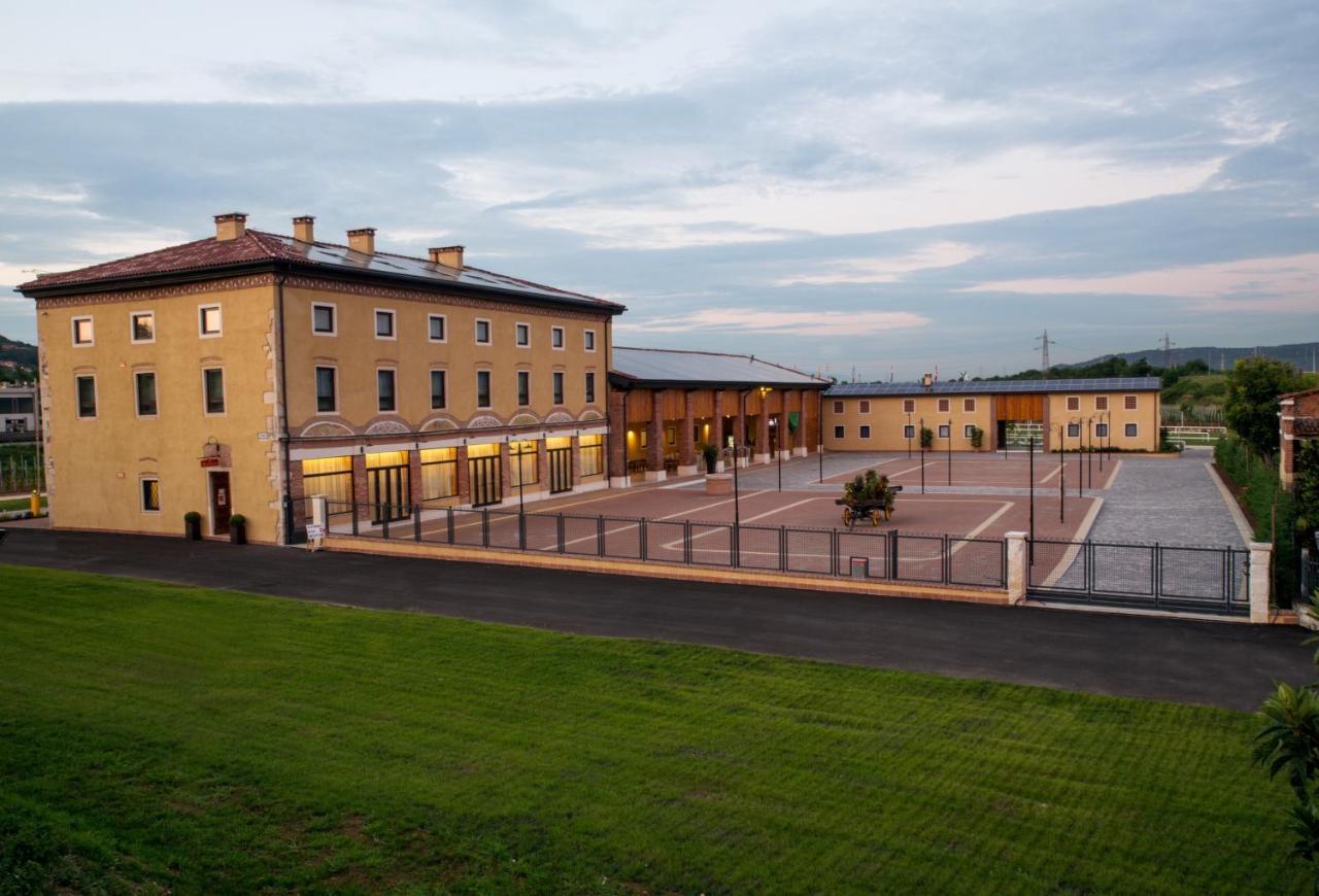 Fracanzana Hotel Montebello Vicentino ภายนอก รูปภาพ
